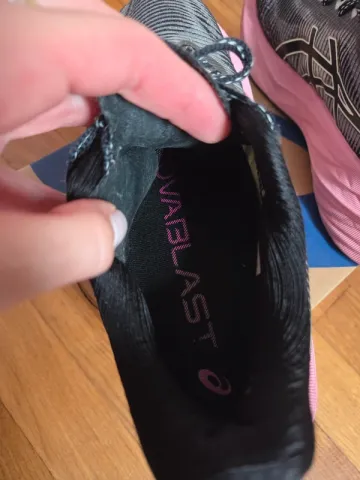 Used Asics Novablast 3 bike — image 6 of 8