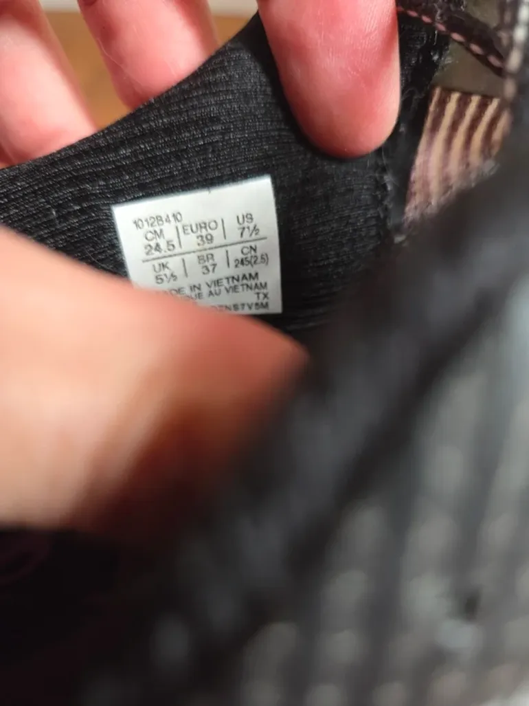 Used Asics Novablast 3 bike — image 7 of 8