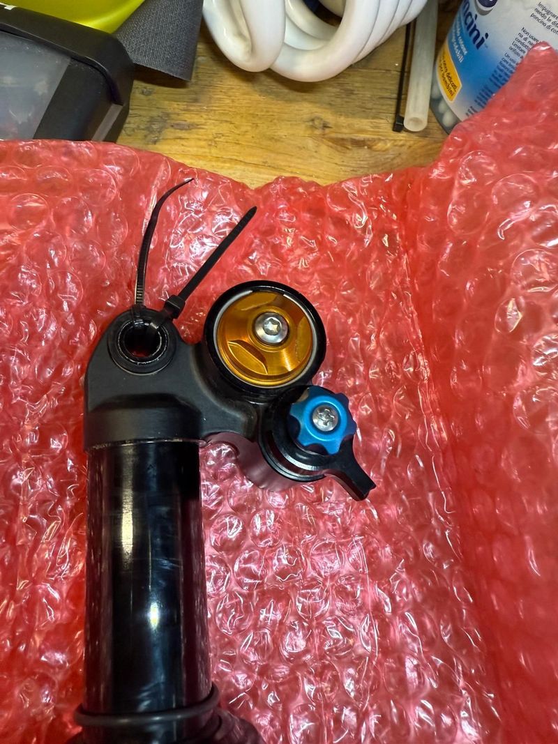 Used Öhlins STX22 2017 bike — image 10 of 11
