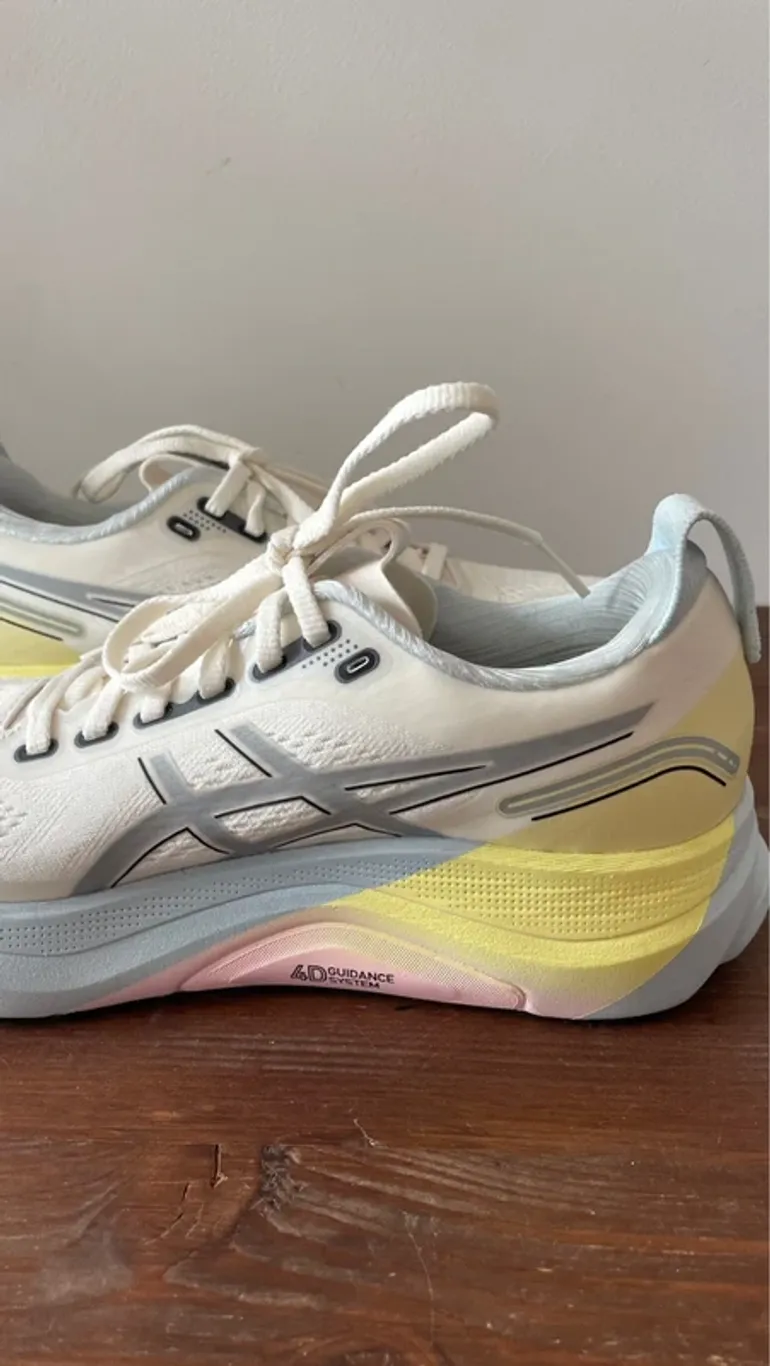 Tweedehands Asics Gel-Kayano 32 bike — afbeelding 11 van 13