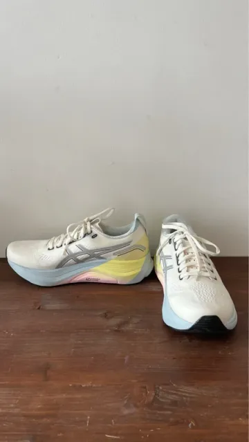 Tweedehands Asics Gel-Kayano 32 bike — afbeelding 2 van 13