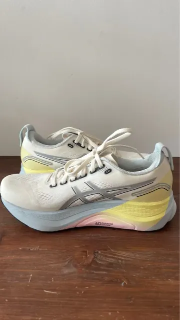 Tweedehands Asics Gel-Kayano 32 bike — afbeelding 1 van 13