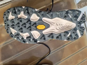 Tweedehands Hoka Speedgoat 7 bike — afbeelding 4 van 5