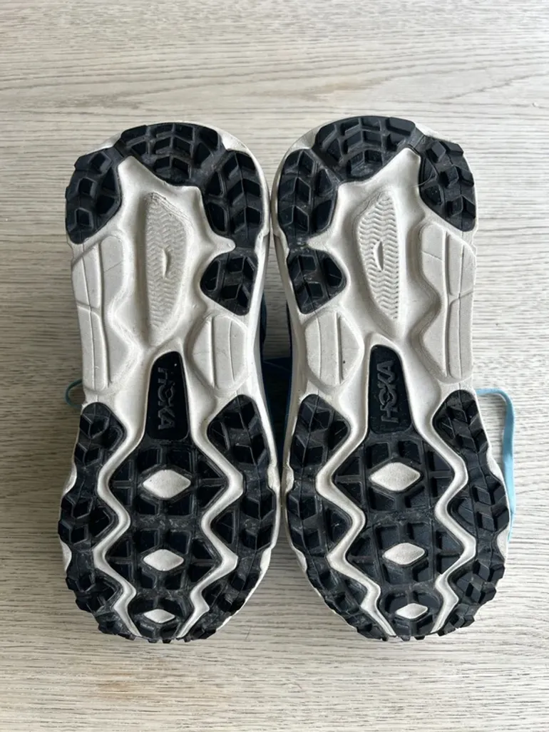 Used Hoka Challenger 7 Gore-Tex bike — image 3 of 8