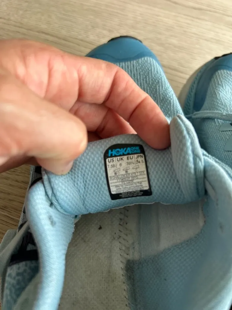 Used Hoka Challenger 7 Gore-Tex bike — image 5 of 8
