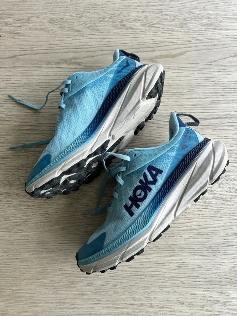 Used Hoka Challenger 7 Gore-Tex bike — image 2 of 8