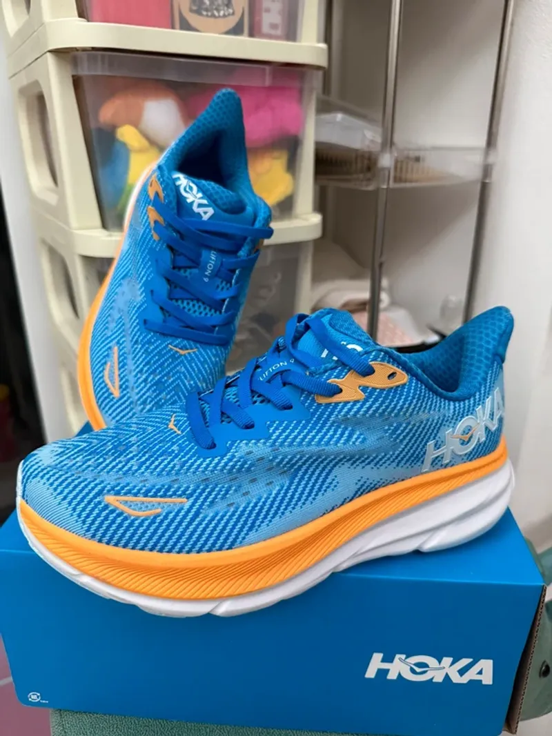 Used Hoka Clifton 9 Running Shoes