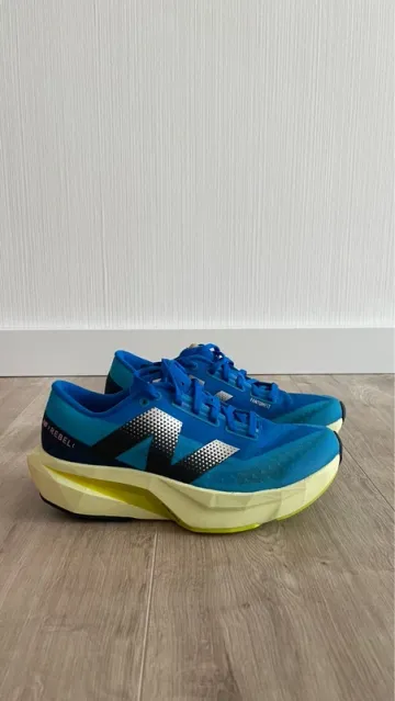 New Balance FuelCell Rebel v4 bike d'occasion — image 1 sur 13