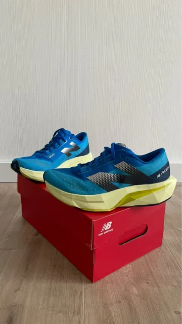 New Balance FuelCell Rebel v4 bike d'occasion — image 4 sur 13