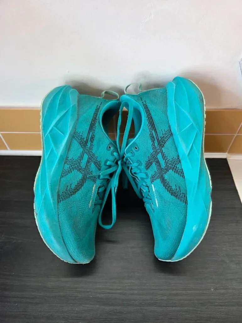 Used Asics Novablast 5 bike — image 3 of 13