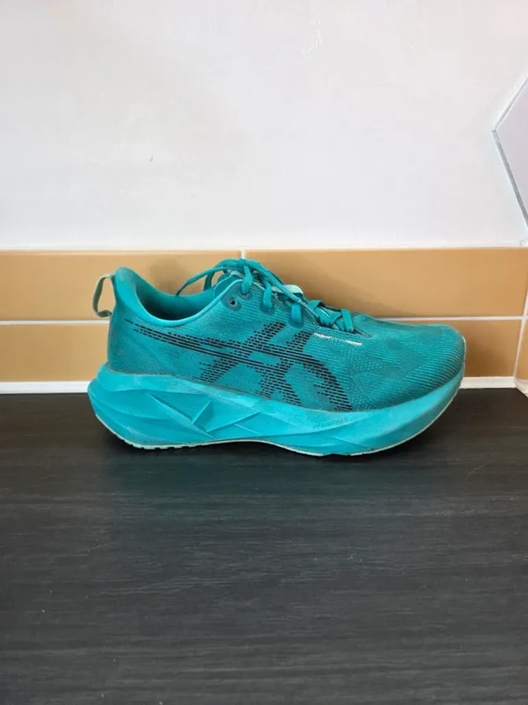 Used Asics Novablast 5 bike — image 7 of 13