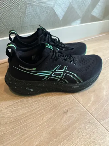 Used Asics Gel-Nimbus 26 bike — image 1 of 7