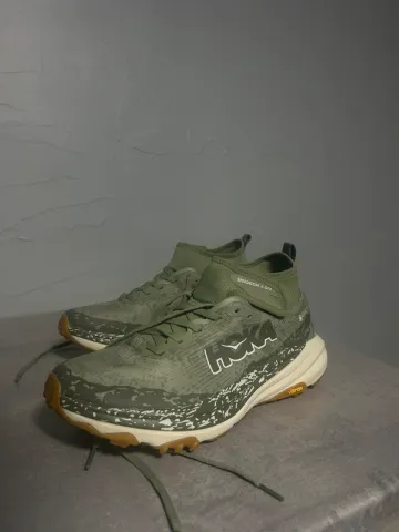 Gebrauchtes Hoka Speedgoat 6 Mid Gore-Tex bike — Bild 1 von 8