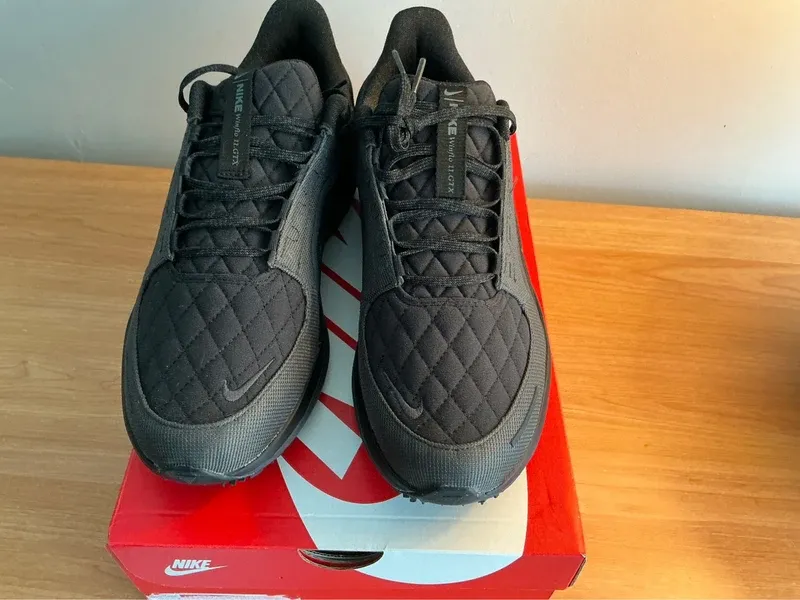 Used Nike Winflo 11 Running Shoes