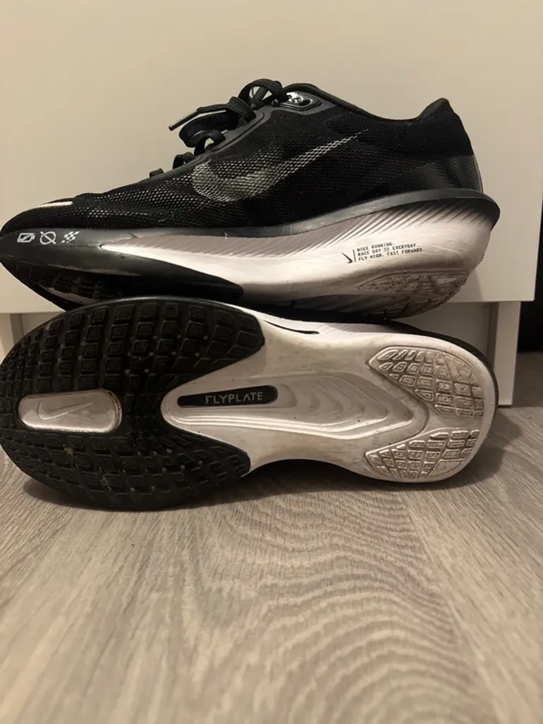 Used Nike Zoom Fly 6 bike — image 2 of 3