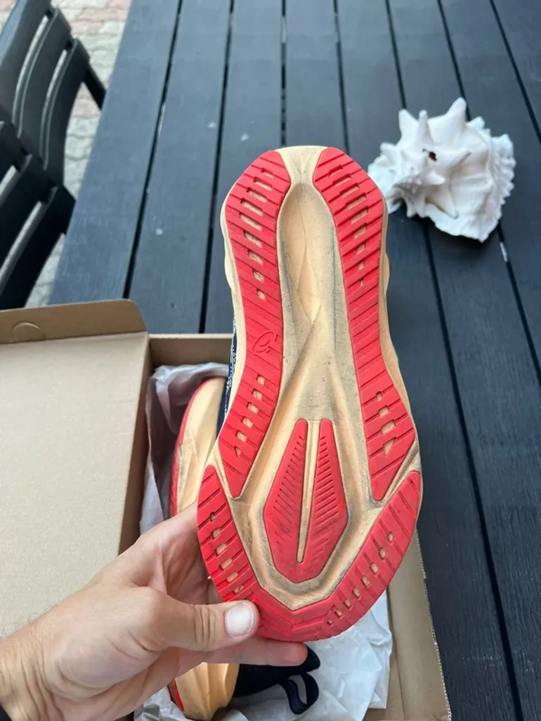 Used Asics Novablast 5 bike — image 3 of 6