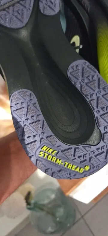 Used Nike Vomero 18 Gore-Tex bike — image 10 of 13