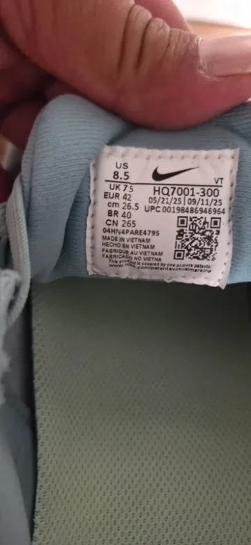 Used Nike Vomero 18 Gore-Tex bike — image 12 of 13