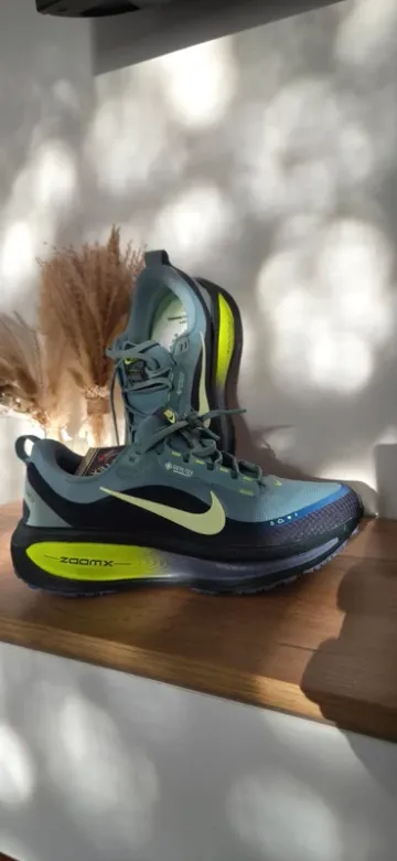 Used Nike Vomero 18 Gore-Tex bike — image 1 of 13
