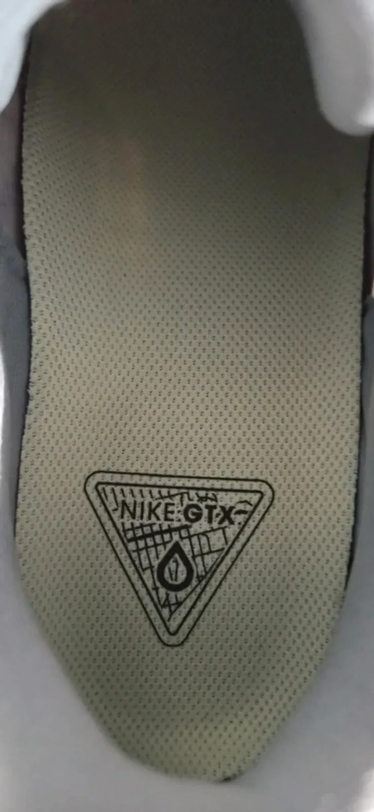 Used Nike Vomero 18 Gore-Tex bike — image 11 of 13