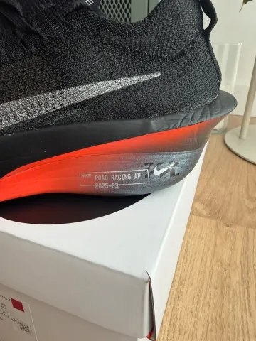 Used Nike Alphafly Next% 3 bike — image 3 of 11