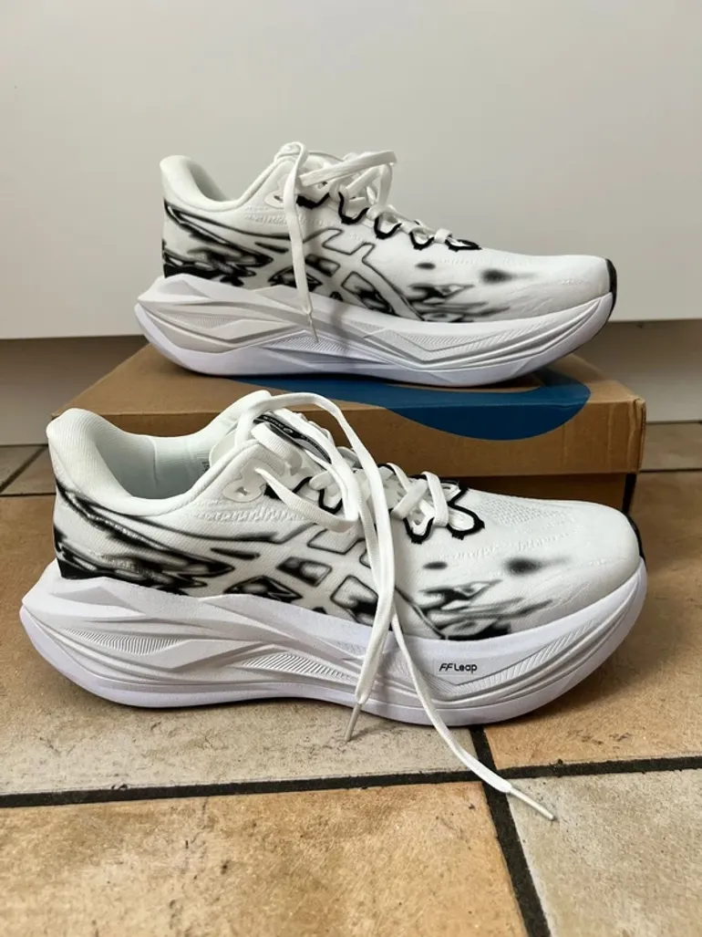 Used Asics Superblast 3 bike — image 2 of 2