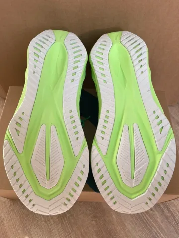 Used Asics Novablast 5 bike — image 4 of 7