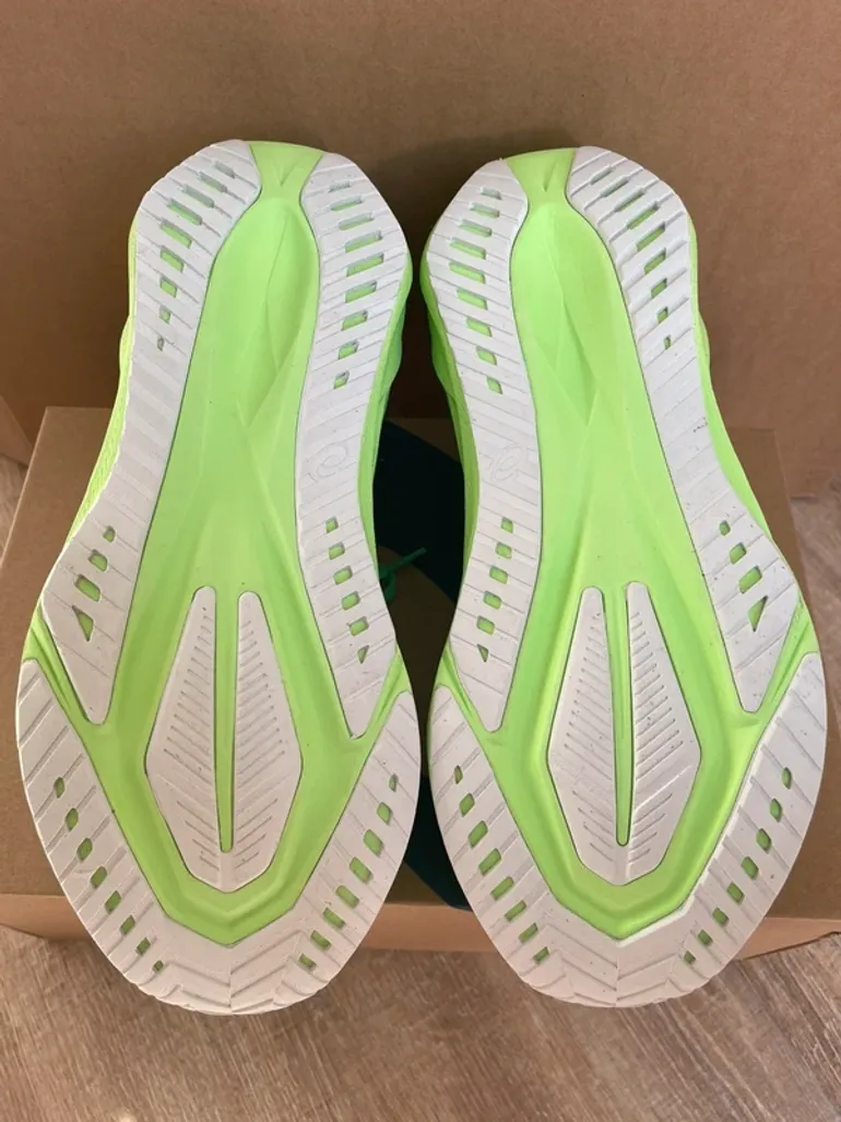 Used Asics Novablast 5 bike — image 4 of 7