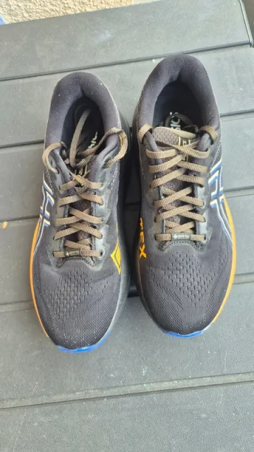 Used Asics GT-2000 14 GTX bike — image 3 of 3
