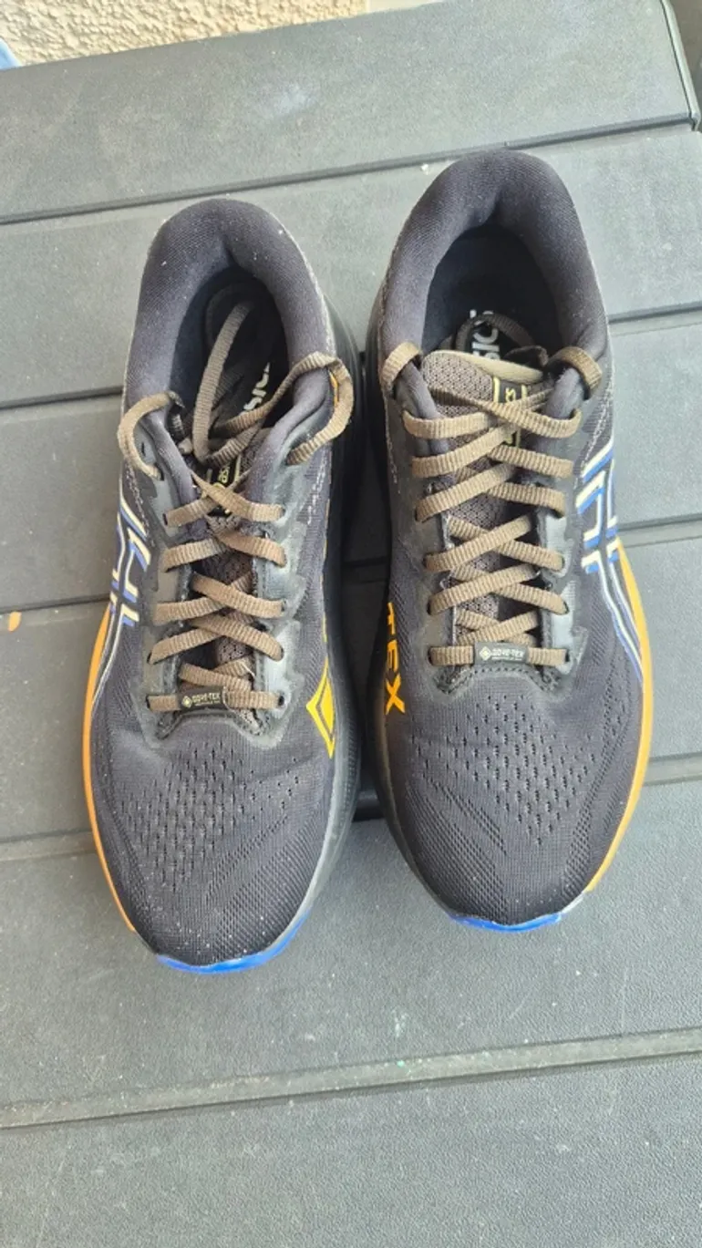 Used Asics GT-2000 14 GTX bike — image 3 of 3