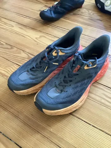 Used Hoka Speedgoat bike — image 1 of 4