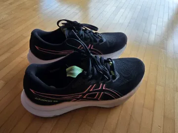 Used Asics GT-2000 14 bike — image 2 of 6