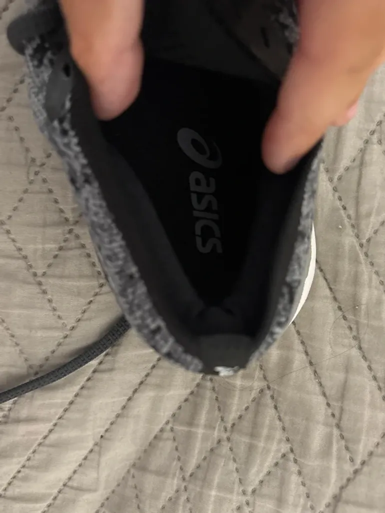 Used Asics Gel-Nimbus 23 bike — image 3 of 5