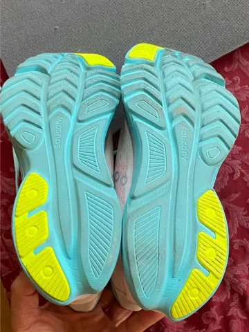 Used Saucony Kinvara 16 bike — image 6 of 8