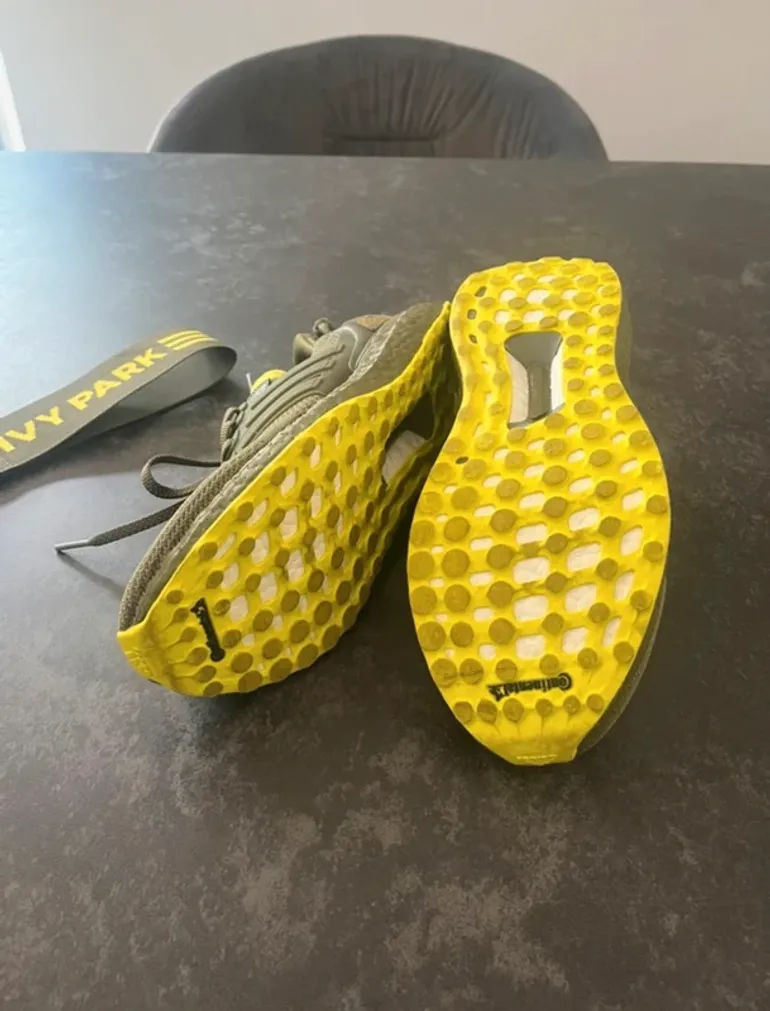 Used Adidas Ultra Boost OG Ivy Park x Peloton 2021 bike — image 6 of 6