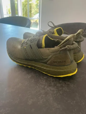 Used Adidas Ultra Boost OG Ivy Park x Peloton 2021 bike — image 4 of 6