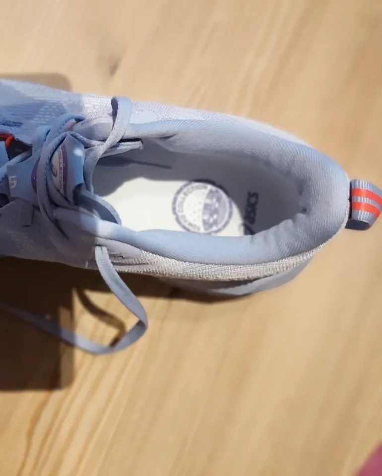Used Asics Novablast 5 Tokyo bike — image 9 of 10