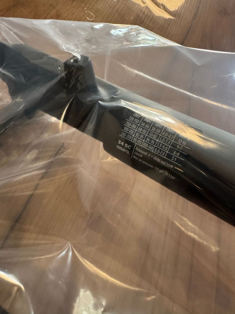 Fox 34 FLOAT Factory GRIP SL 2026 bike d'occasion — image 3 sur 7