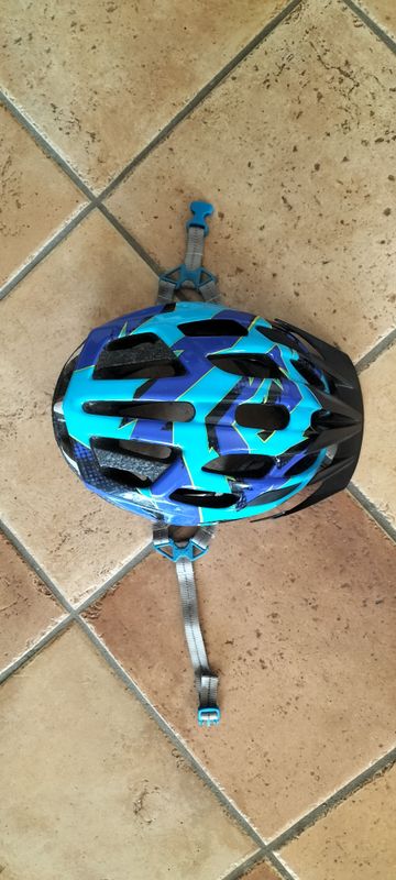 Tweedehands Specialized Youth Helmet bike — afbeelding 1 van 5