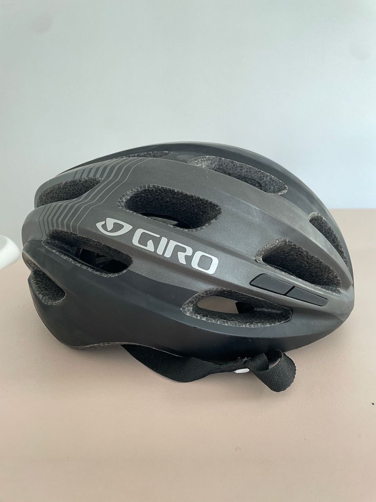 Giro Helmet 2021 bike d'occasion — image 2 sur 5