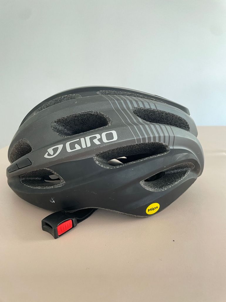 Giro Helmet 2021 bike d'occasion — image 4 sur 5