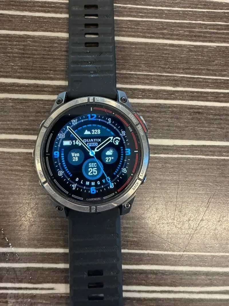 Used Garmin quatix 7 pro Electronics