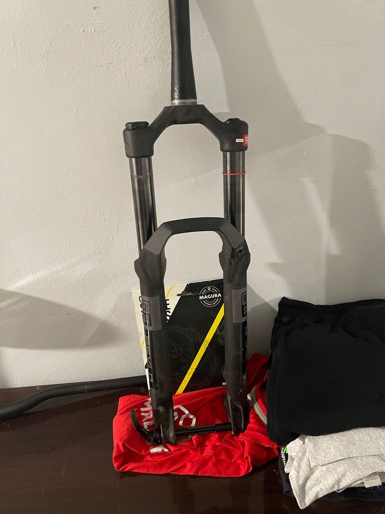Used RockShox 170 Fork 2026 bike — image 2 of 2