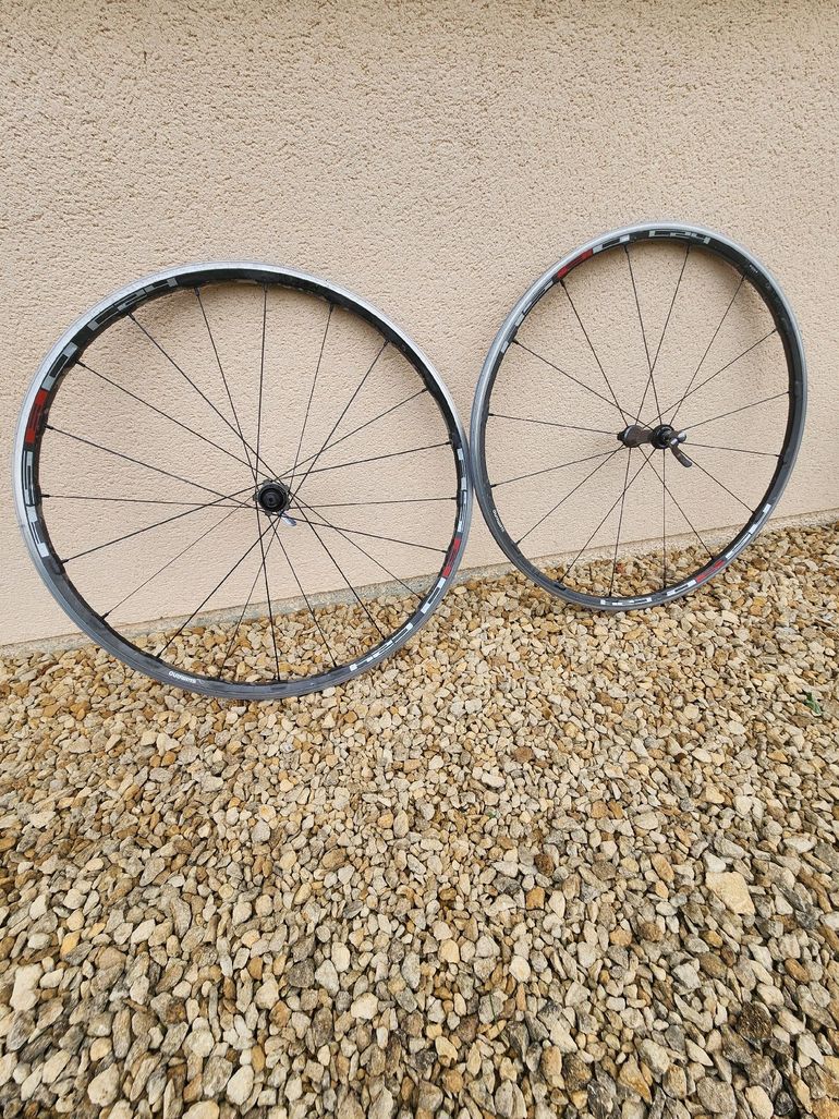 Used Shimano WH-RS80 C24 Wheelset – € 200 | buycycle