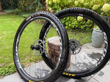 Used Scope O2 2021 bike — image 5 of 8