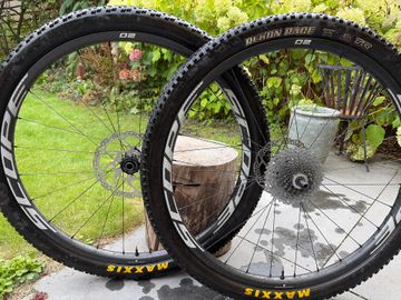 Used Scope O2 2021 bike — image 1 of 8