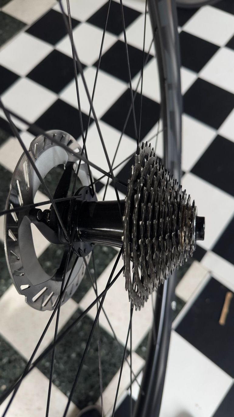 Used Zipp 303S Wheels 2024 bike — image 5 of 8