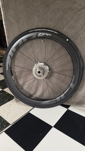 Used Zipp 303S Wheels 2024 bike — image 3 of 8