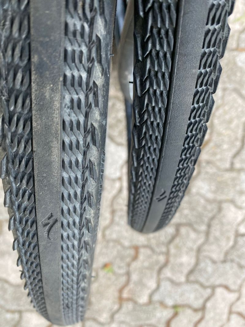 Použité Specialized Pathfinder Sport Tyres & Tubes