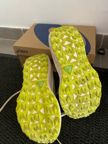 Tweedehands Asics Trabuco Max 5 2026 bike — afbeelding 2 van 3